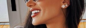 Gold Metal Frame Oval Sunglasses with Dark Lenses - Image 9